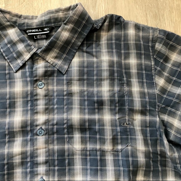 O’Neill, SS Button Up, LRG - Picture 4 of 8